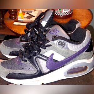 NIKE AIR Athletic Sneakers, Dark Gray, White, & Purple Swoosh/Trim Sz: 6, EUC